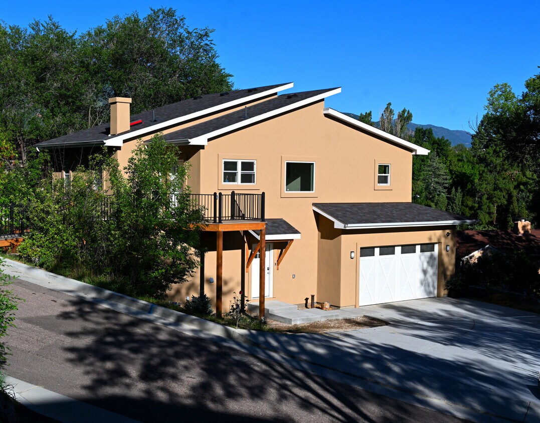 Primary Photo - 506 Hawthorne Pl