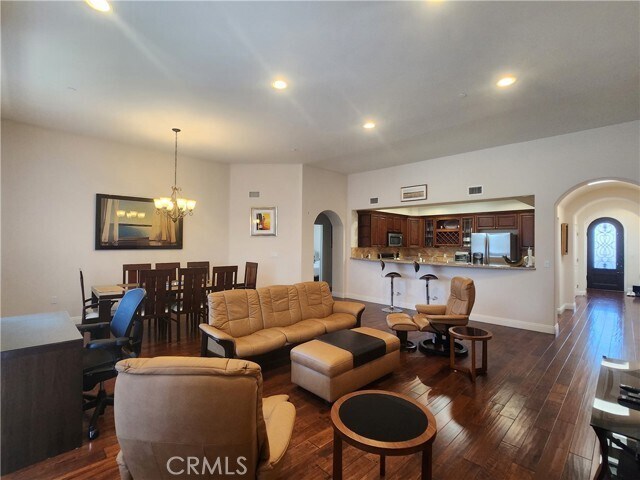 Foto del edificio - 1835 S Barrington Ave