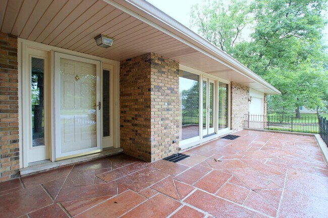 Building Photo - 23566 W Horizon Spur