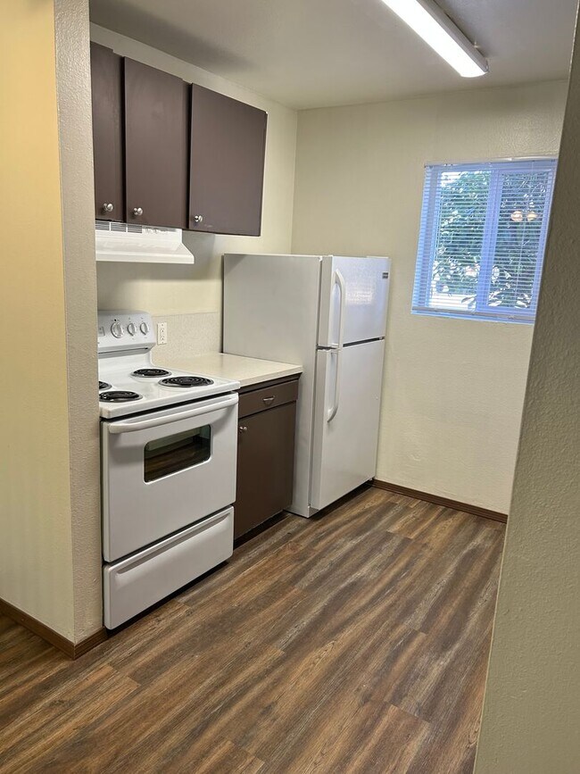 Building Photo - Two-Bedroom in Port Orchard available TODAY!