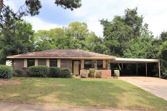 Building Photo - 875 Karen Rd