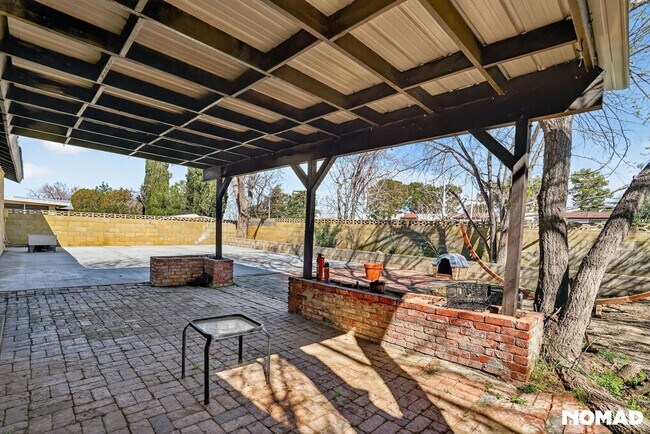 Building Photo - Charming 4BR House in Lancaster