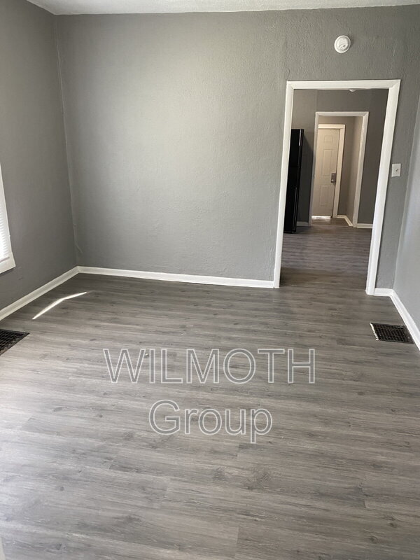 Building Photo - 2103 Arrow Ave