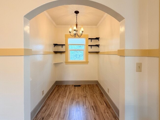 Building Photo - Charming 1BD/1BA Cottage Walkable to Downtown Petaluma