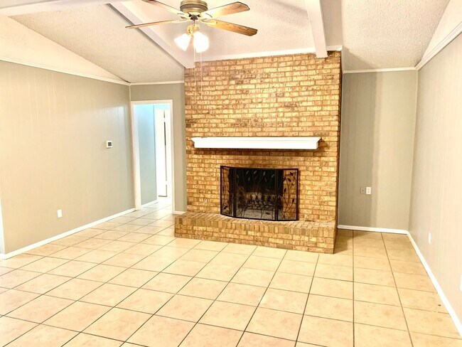 Foto del edificio - 6606 Quitman Ave
