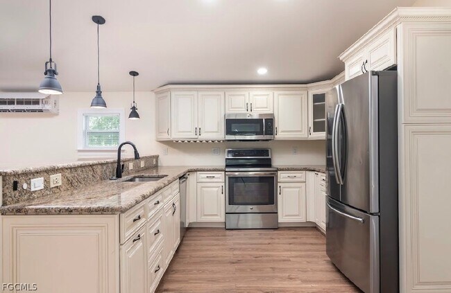 Foto del edificio - 5111 Country Lakes Dr