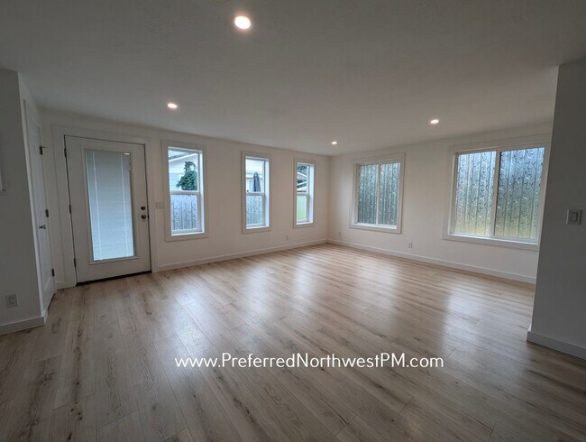 Foto del edificio - Modern 1 Bedroom Unit With Utilities and WiFi Included