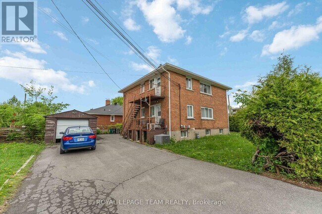 Photo du bâtiment - 1086 Apolydor Ave