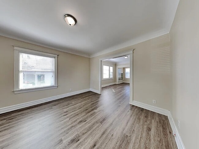 Building Photo - 426 Nueces Spring