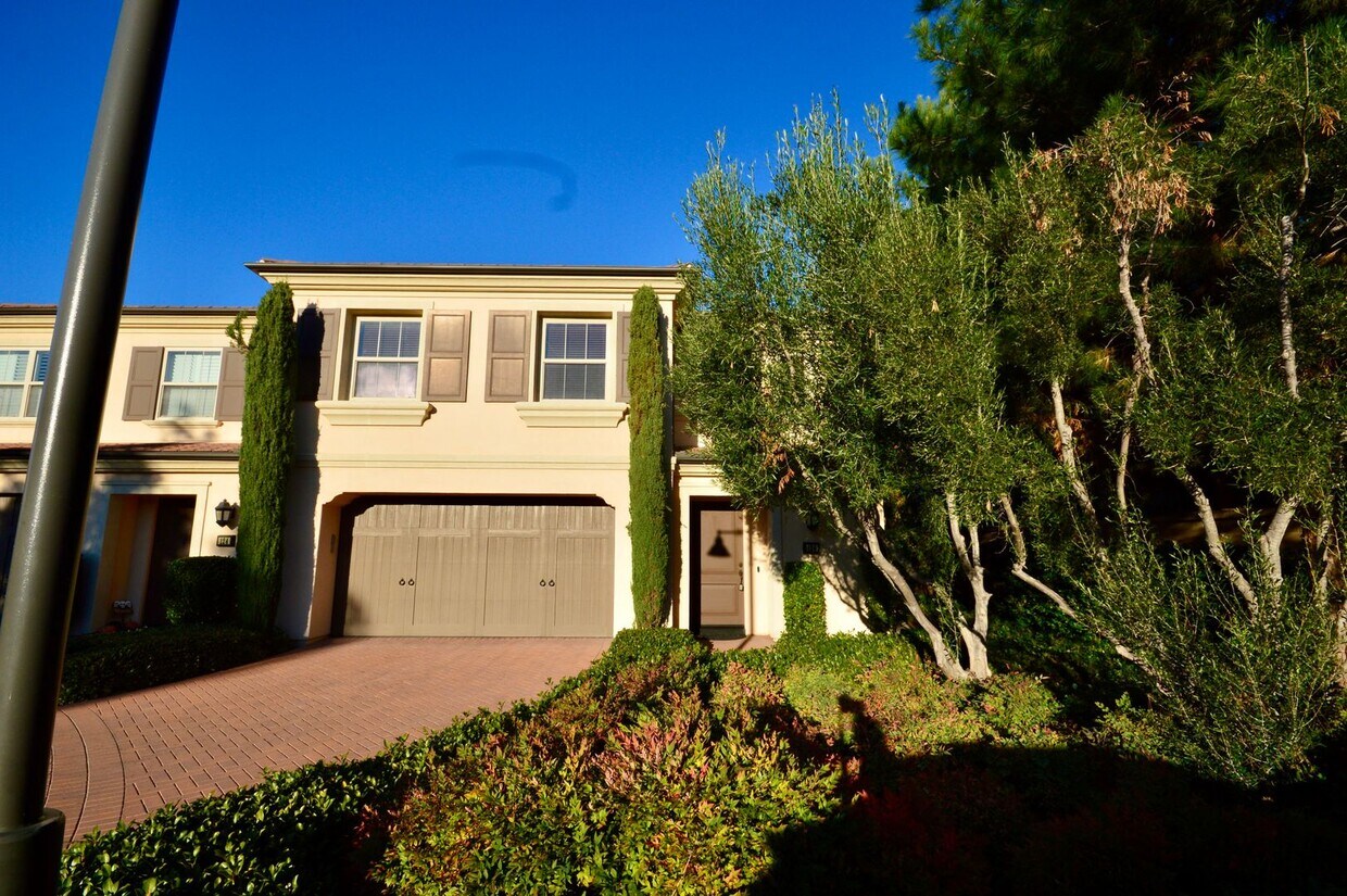 Beautiful 3 Bedroom Irvine Home House Rental in Irvine, CA