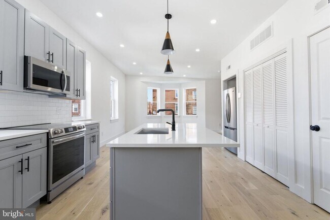 Foto del edificio - 2724 E Somerset St