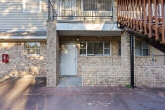 Building Photo - 2729 Main St