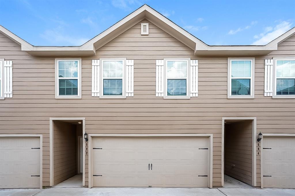 582 Solomon Ln, Brookshire, TX 77423 Condo for Rent in Brookshire, TX