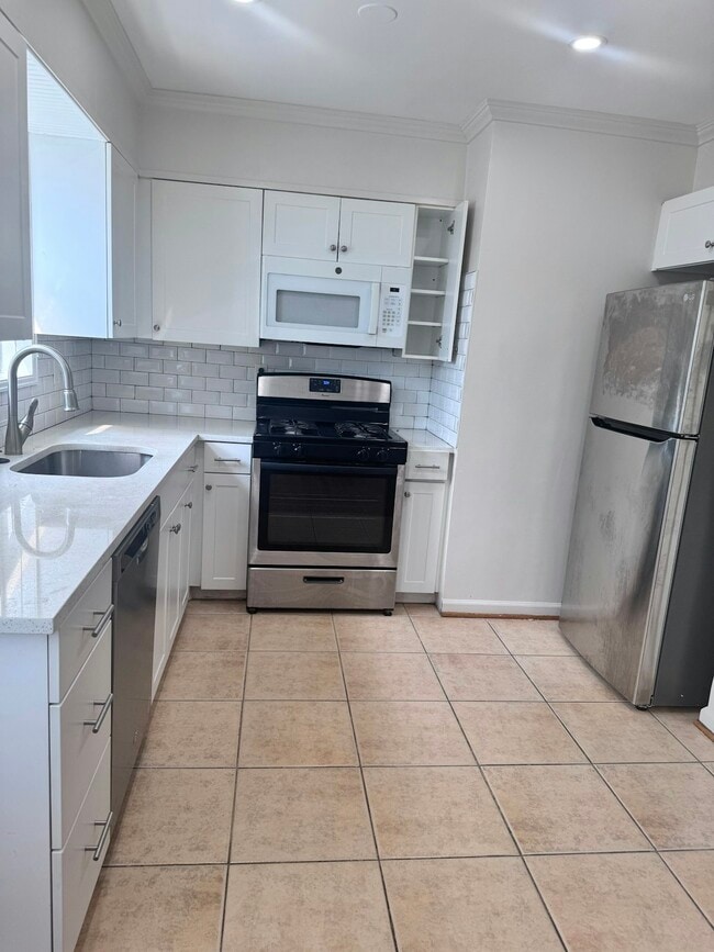 Building Photo - 9424 Adelphi Rd