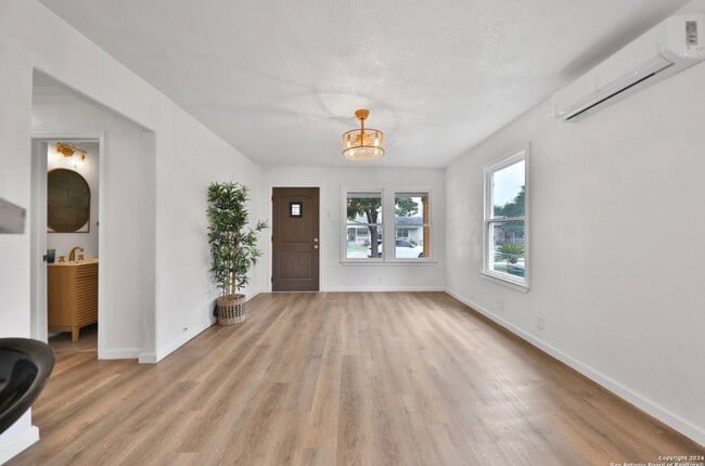 Building Photo - 127 Burke Ave