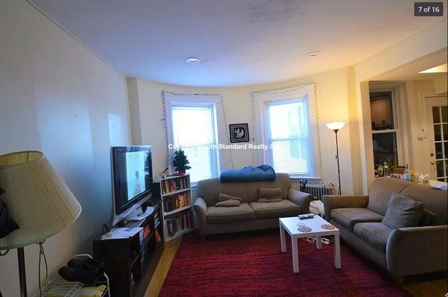 Building Photo - 69 Babcock St