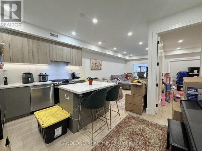 Building Photo - 37 Boustead Ave