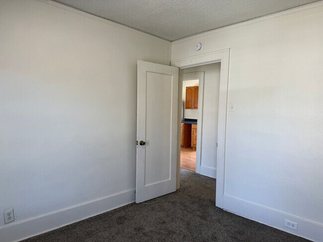 Foto del edificio - 722 8th Ave N