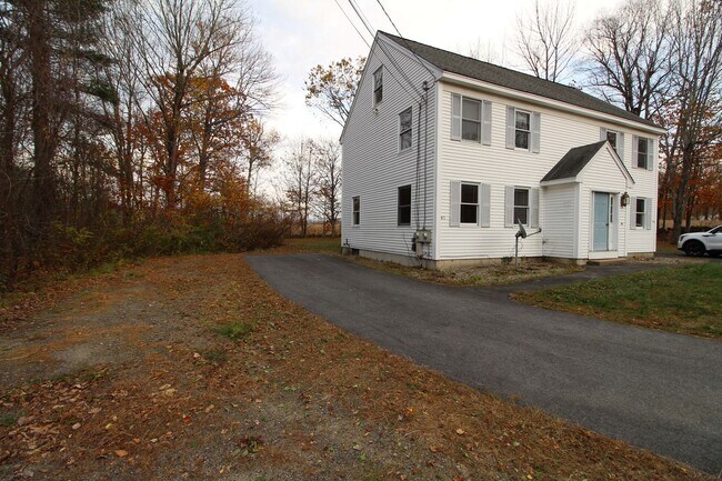 Foto del edificio - 37 Oak Hill Rd