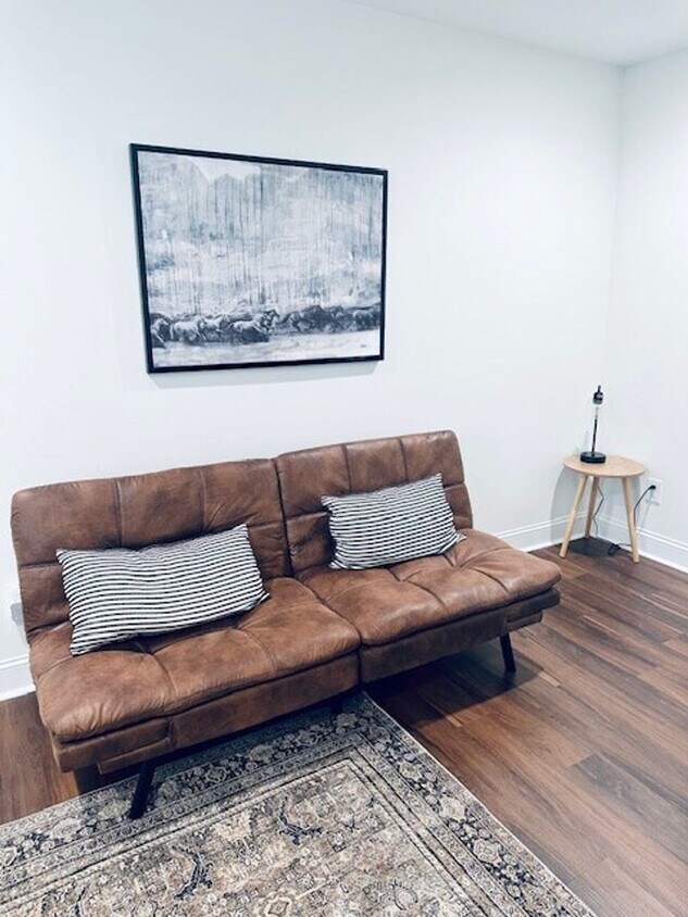 Primary Photo - 321 Shaw St