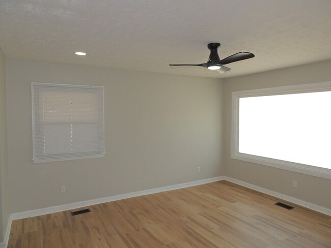 Foto del edificio - 5200 Mawood Ave