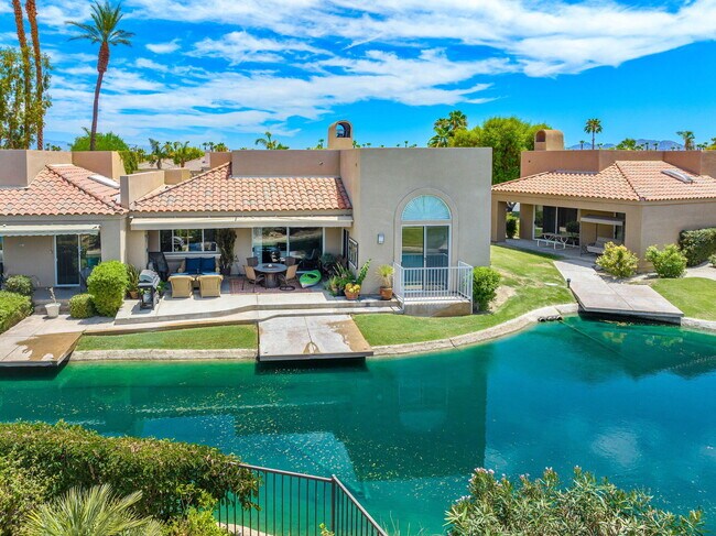 Foto del edificio - 138 Lakeshore Dr