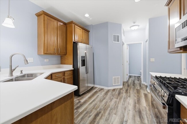 Foto del edificio - 472 Majestic Ln