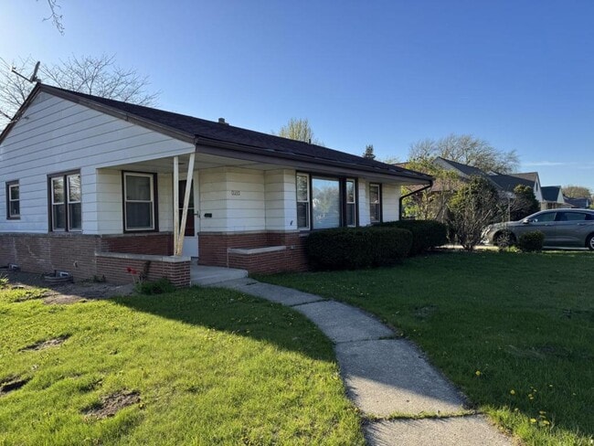 Building Photo - 3203 N 94th St