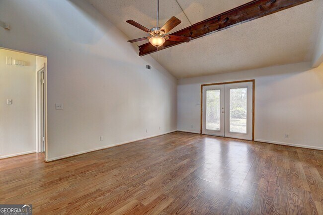 Building Photo - 5587 General Harris Dr