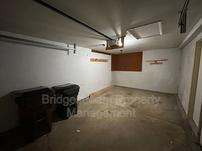 Building Photo - 407 Bramlage Ln