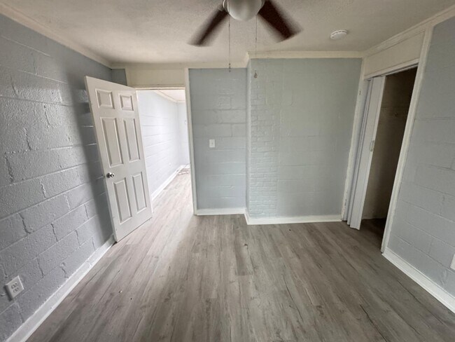 Foto del edificio - 1302 Dunbar St