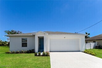 Building Photo - 3119 SW 21st Pl