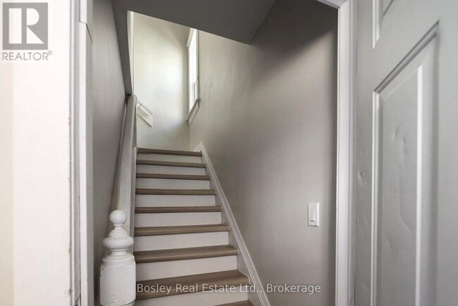 Building Photo - 1072-1072 1st Ave 'A' W