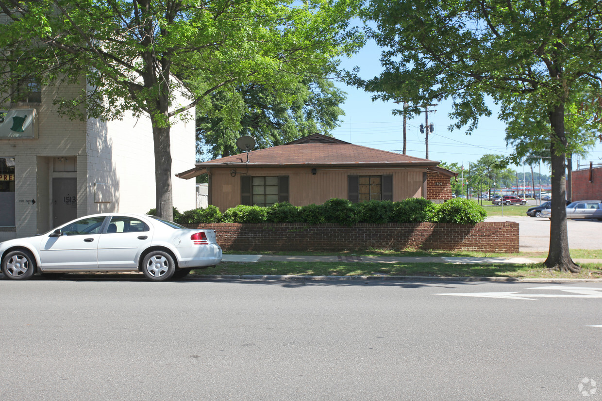 Building Photo - 1509 5th Ave N