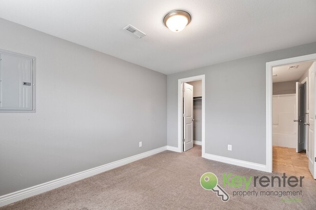 Foto del edificio - 2307-2309 E Coolwater St Duplex