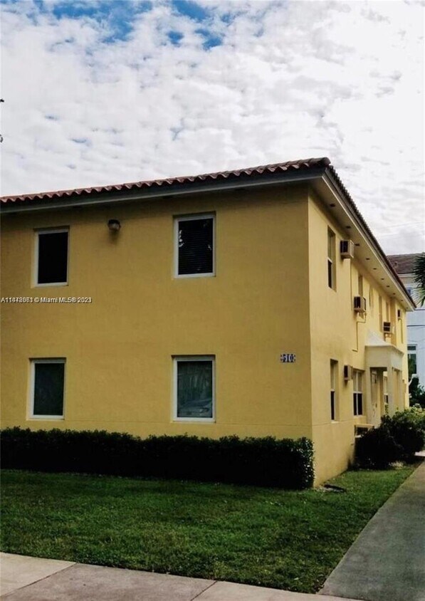 510 Santander Ave Unit 2, Coral Gables, FL 33134 Condo for Rent in