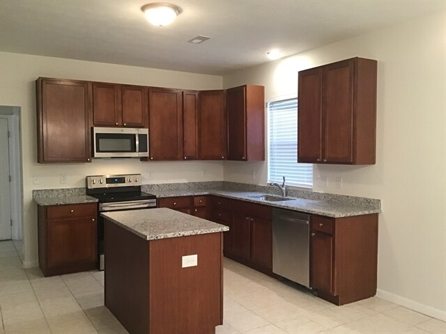 Building Photo - 4254 N Gensen Loop