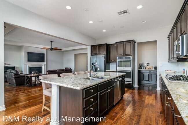 Foto del edificio - 4 br, 3.5 bath House - 1074 Vanessa Way