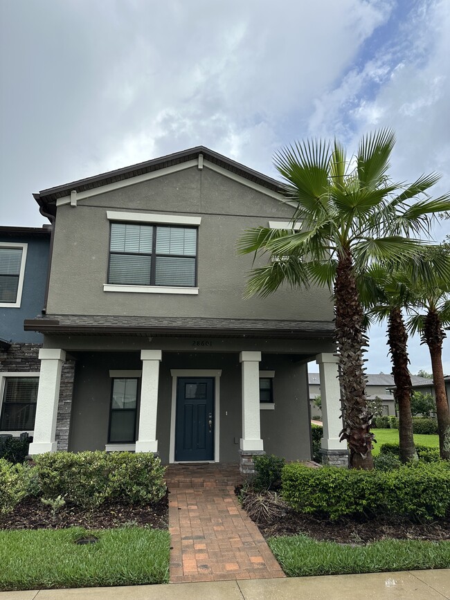 Foto del edificio - 28601 Tranquil Lake Cir