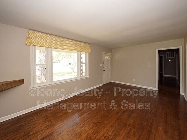 Building Photo - 1054 Valley Rd
