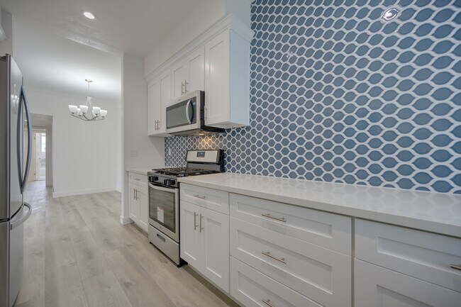 Building Photo - 9800 Vidor Dr
