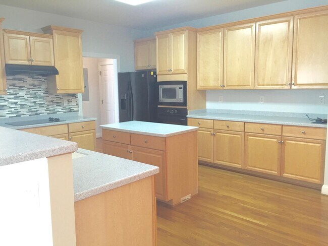 Building Photo - 1525 Clemons Way