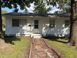 Building Photo - 600 S Linden St