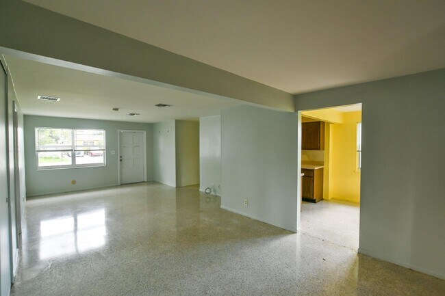 Foto del edificio - 5032 Marion Pl