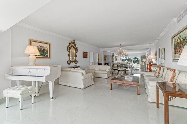 Foto del edificio - 389 S Lake Dr