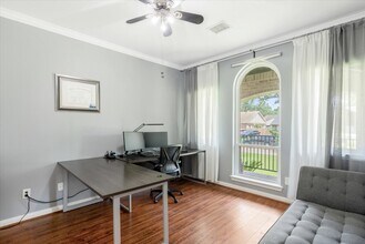 Building Photo - 5343 Oak Cove Dr