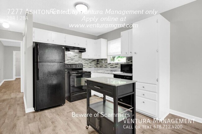 Building Photo - Large 2 bedroom 2 bathroom fully renovated...