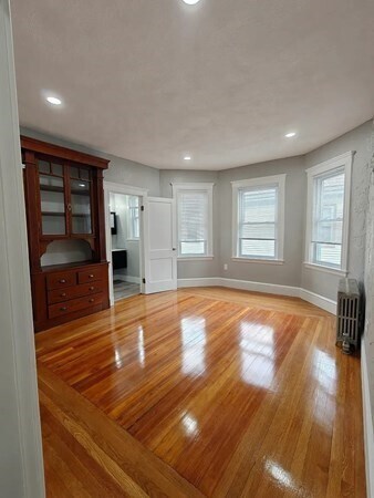 Foto del edificio - 830 Fellsway