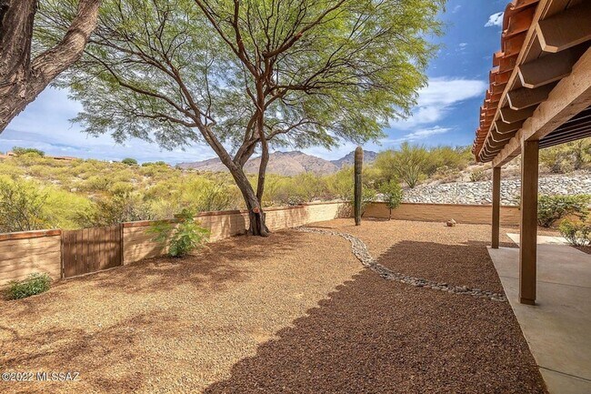 Building Photo - Foothills updated Home