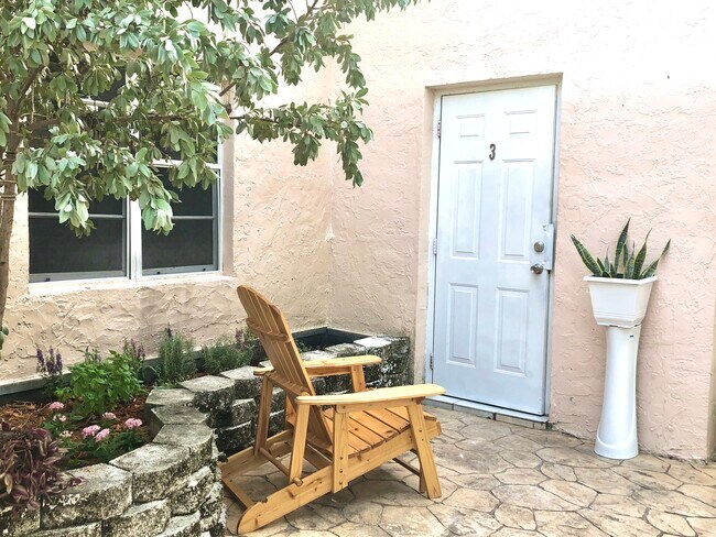 estudio #3 - 1736 SW 12th St